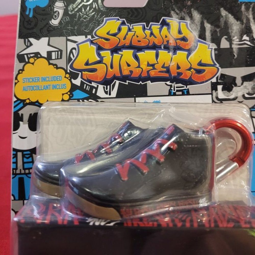 2020 SUBWAY SURFERS, LACE JAMS, MINT IN THE PACKAGE!!!